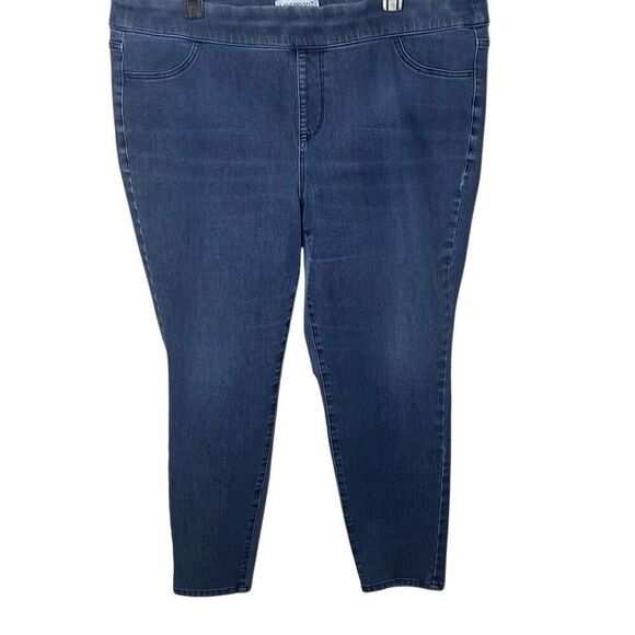 Lane Bryant Denim - Lane Bryant Women’s Size 20 Pull on Capri Jeans Blue Medium Wash Denim Stretch